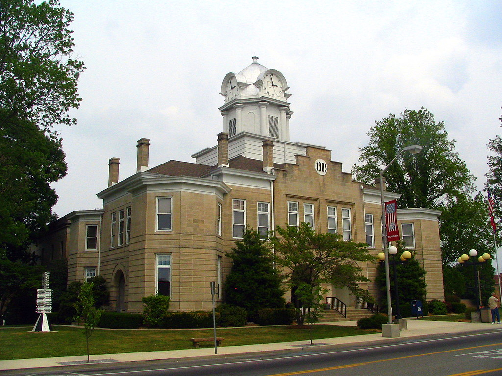 Cumberland County Courthouse Crossville TN Built In 190 Flickr