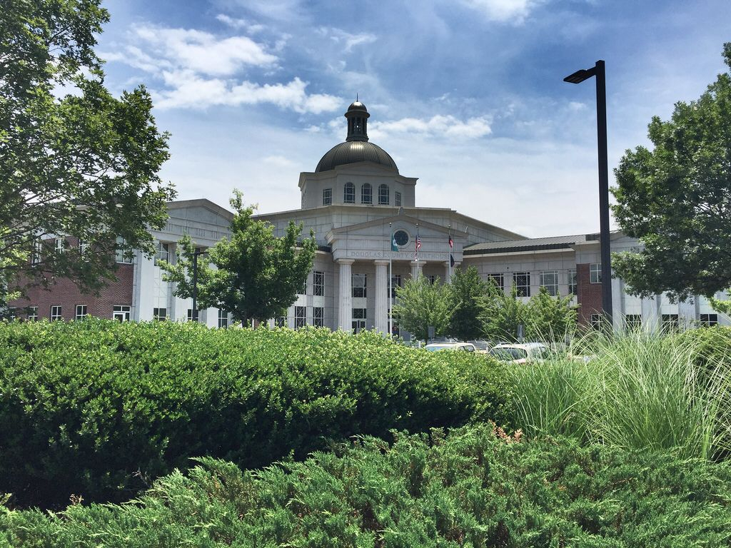 Douglas County Courthouse Douglasville GA Paul Chandler June 2017 