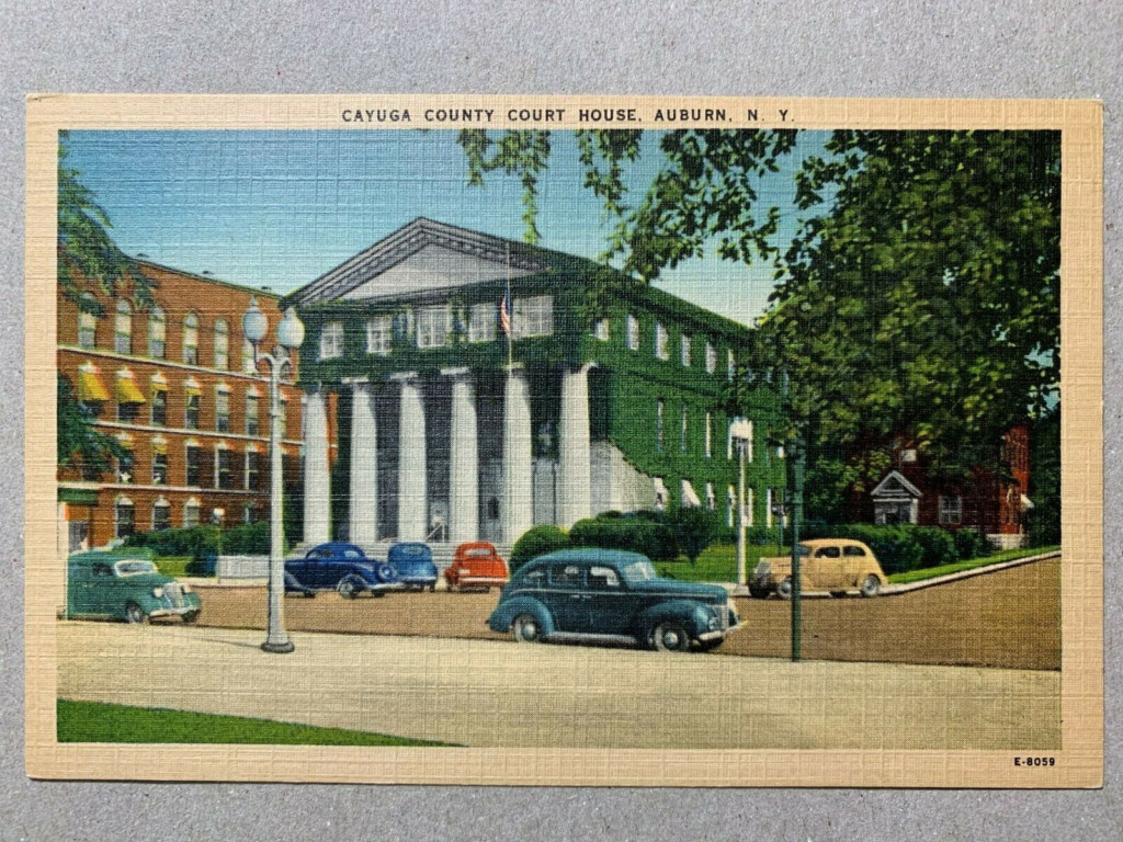 Linen Postcard Auburn NY C1940s Cayuga County Court House Old Cars 