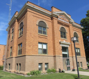 Mahnomen County Courthouse Mahnomen Minnesota This Char Flickr
