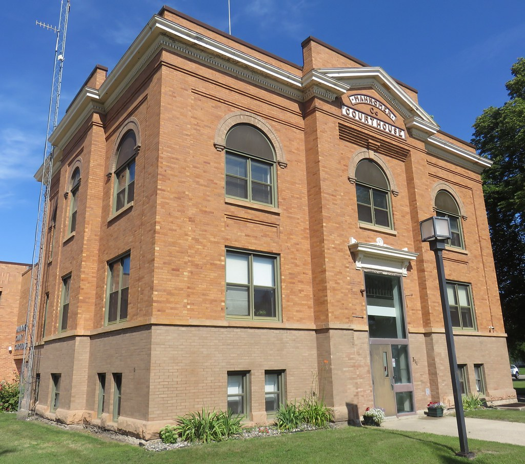 Mahnomen County Courthouse Mahnomen Minnesota This Char Flickr